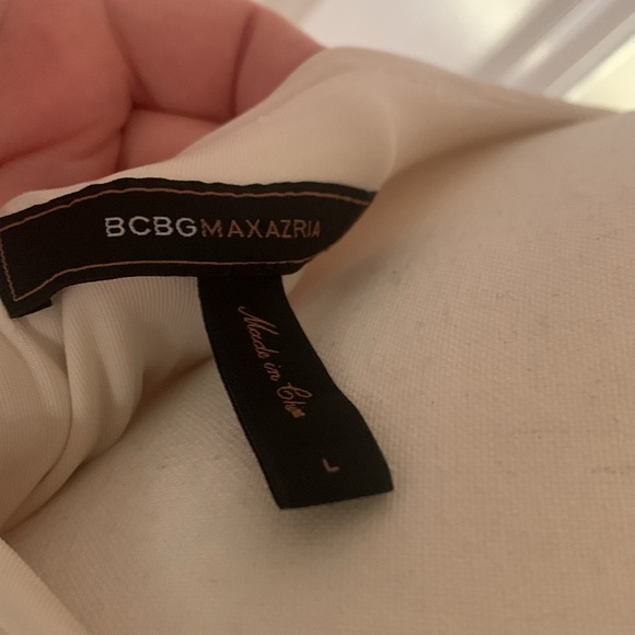 BCBGMAXAZARIA  dress ruching with one shoulder covered with angel wing sleeve - Picture 9 of 13